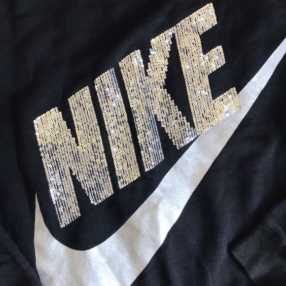 *SOLD* Nike Long Sleeve Black Shirt Size Small - Picture 2 of 3